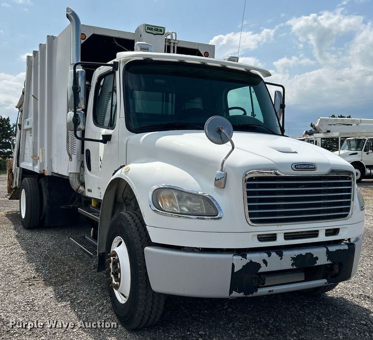 image for item KW9232 2007 Freightliner Business Class M2 106  refuse truck