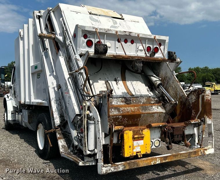 image for item KW9232 2007 Freightliner Business Class M2 106  refuse truck