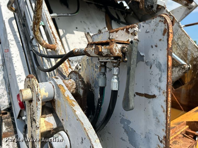 image for item KW9232 2007 Freightliner Business Class M2 106  refuse truck