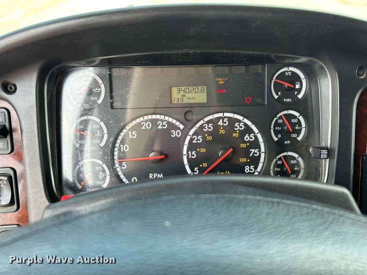 image for item KW9232 2007 Freightliner Business Class M2 106  refuse truck