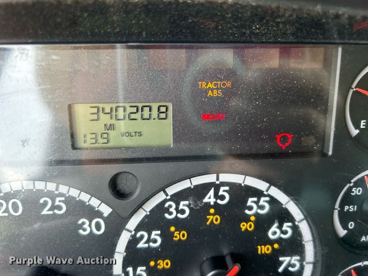 image for item KW9232 2007 Freightliner Business Class M2 106  refuse truck