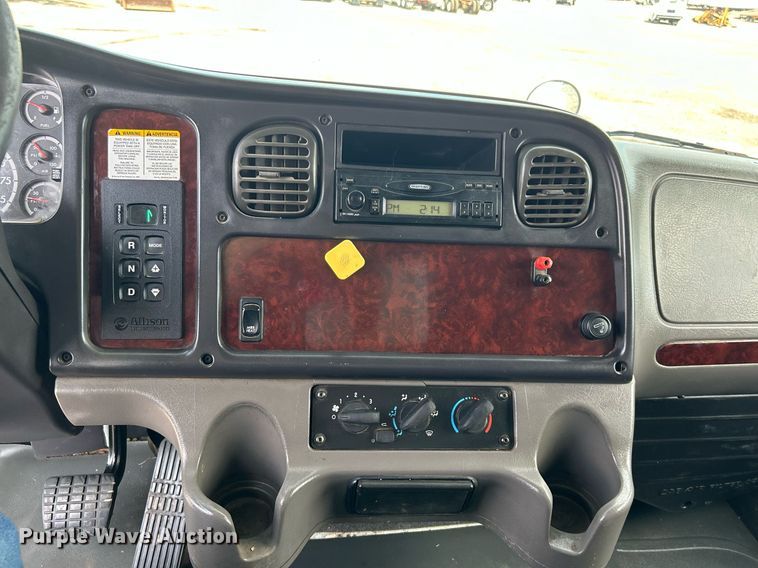 image for item KW9232 2007 Freightliner Business Class M2 106  refuse truck