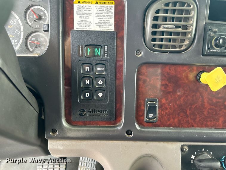 image for item KW9232 2007 Freightliner Business Class M2 106  refuse truck