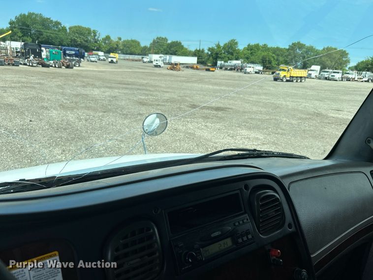 image for item KW9232 2007 Freightliner Business Class M2 106  refuse truck