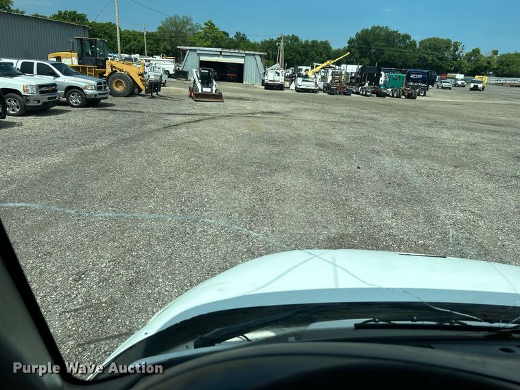 image for item KW9232 2007 Freightliner Business Class M2 106  refuse truck