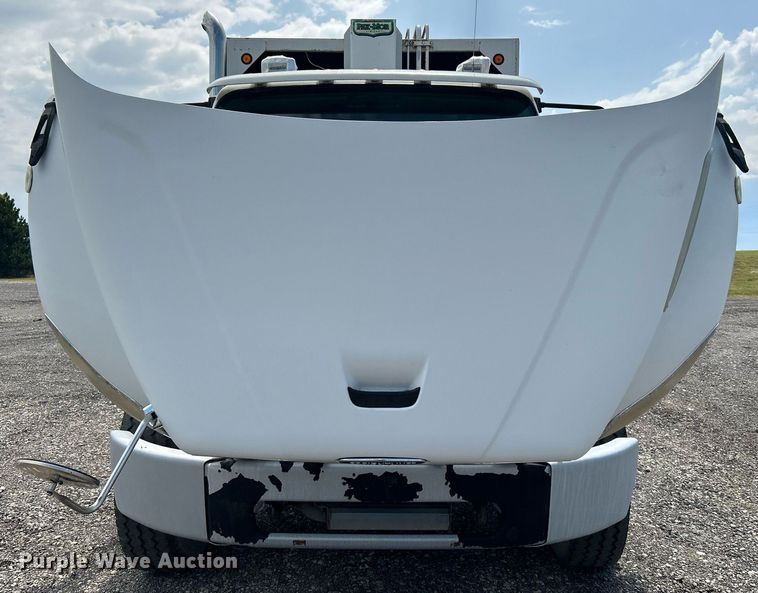 image for item KW9232 2007 Freightliner Business Class M2 106  refuse truck