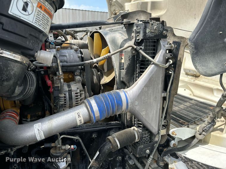 image for item KW9232 2007 Freightliner Business Class M2 106  refuse truck