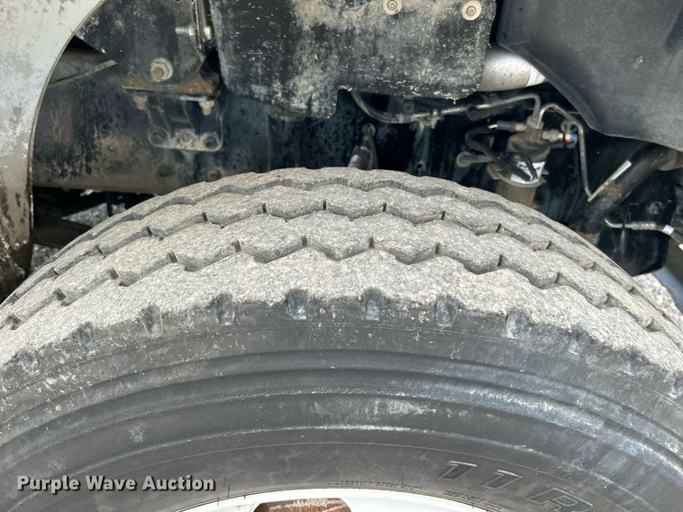 image for item KW9232 2007 Freightliner Business Class M2 106  refuse truck