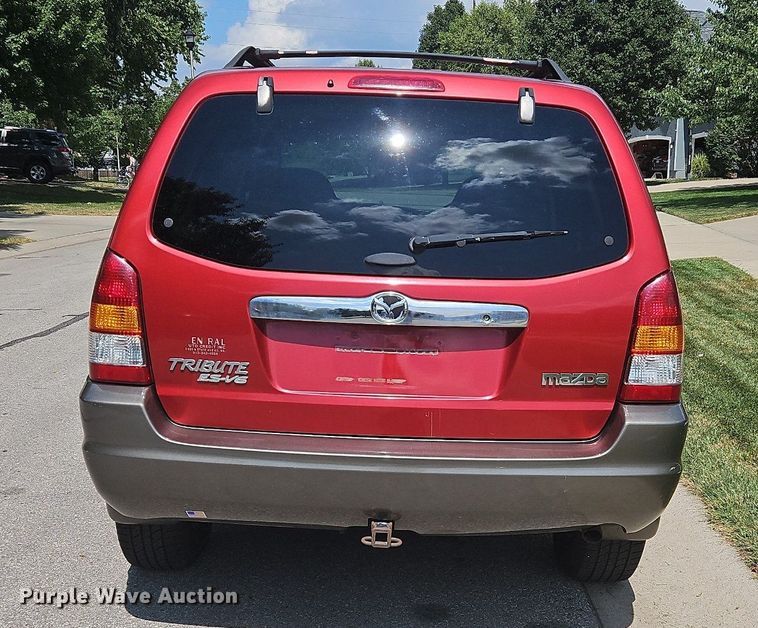 image for item LB9532 2001 Mazda Tribute ES  SUV