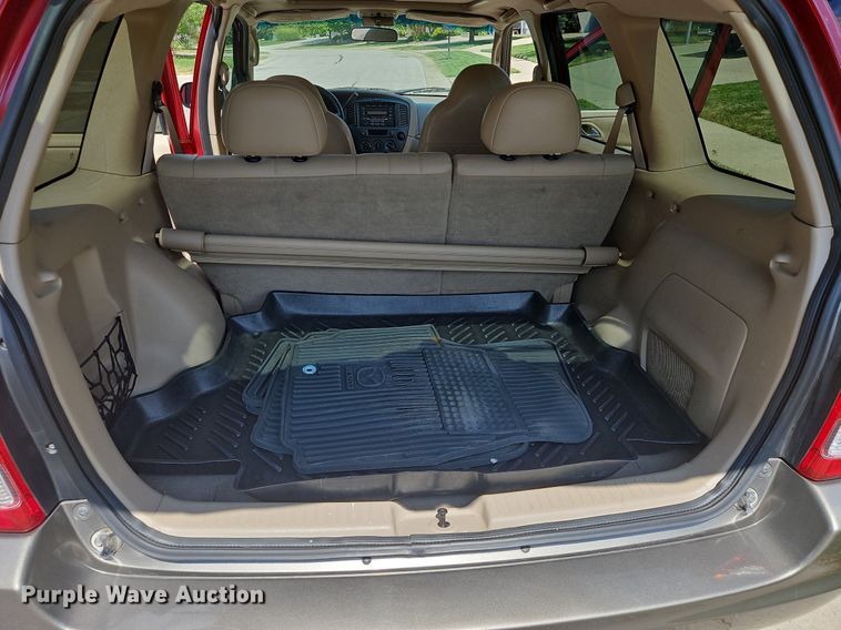 image for item LB9532 2001 Mazda Tribute ES  SUV