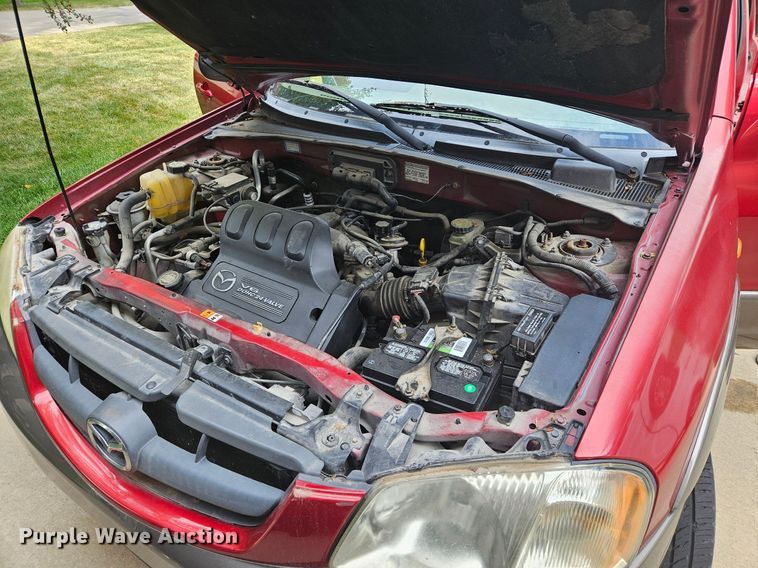 image for item LB9532 2001 Mazda Tribute ES  SUV