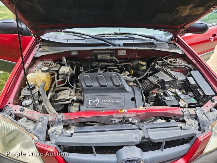 image for item LB9532 2001 Mazda Tribute ES  SUV