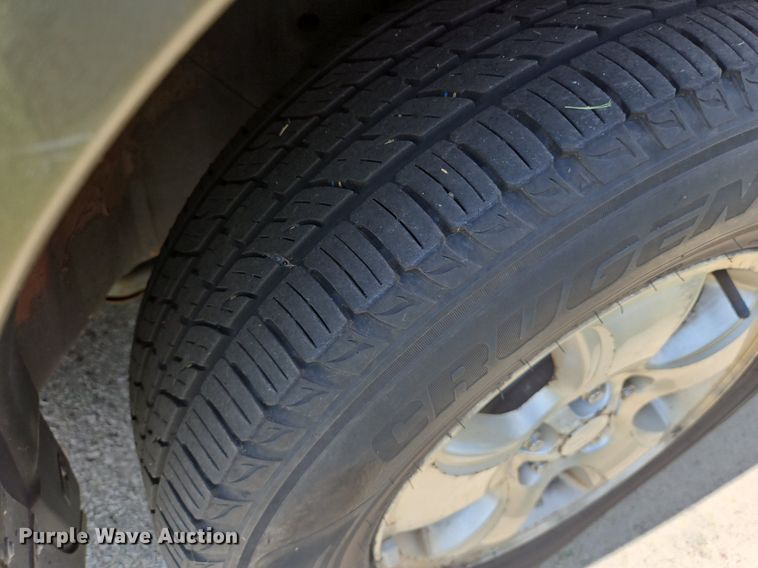 image for item LB9532 2001 Mazda Tribute ES  SUV