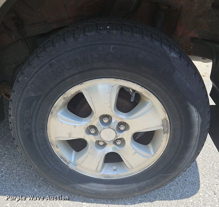 image for item LB9532 2001 Mazda Tribute ES  SUV