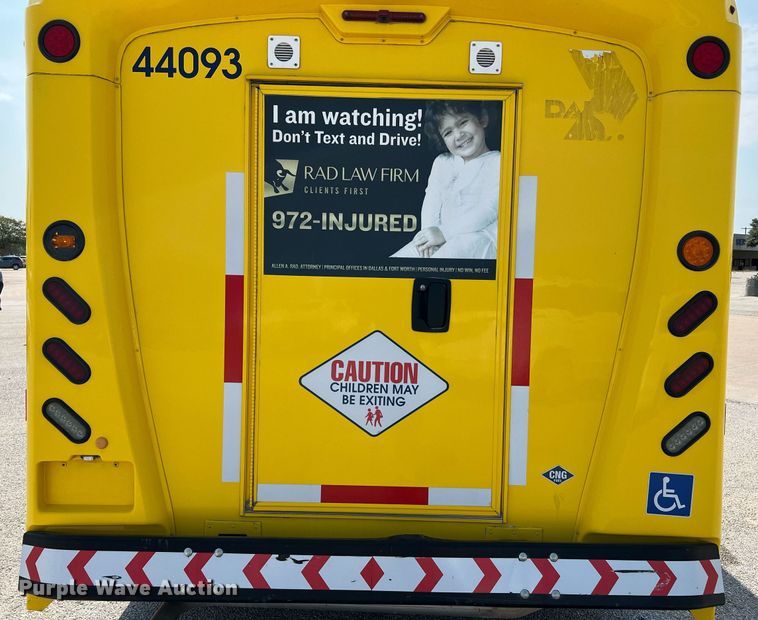 image for item LF9359 2017 Chevrolet Express G4500  shuttle bus