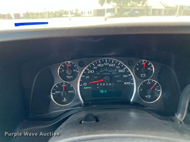 image for item LF9359 2017 Chevrolet Express G4500  shuttle bus