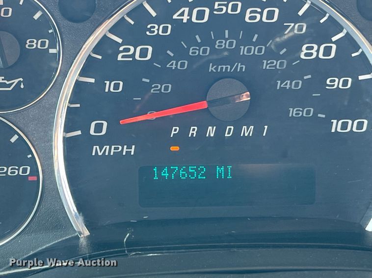 image for item LF9359 2017 Chevrolet Express G4500  shuttle bus