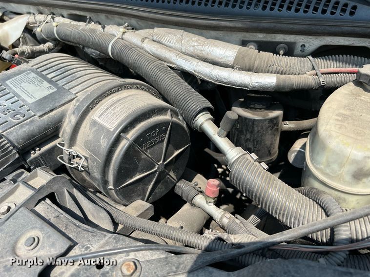 image for item LF9359 2017 Chevrolet Express G4500  shuttle bus