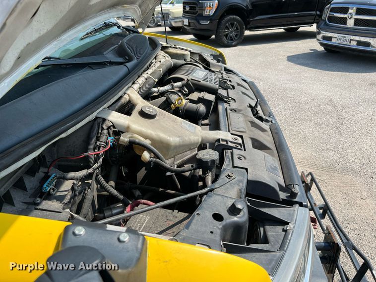 image for item LF9359 2017 Chevrolet Express G4500  shuttle bus