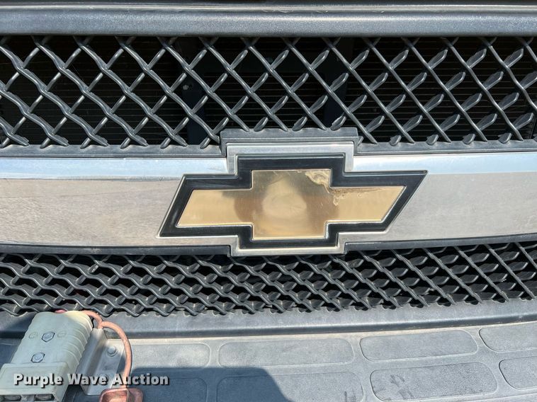 image for item LF9359 2017 Chevrolet Express G4500  shuttle bus