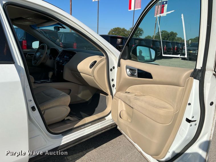image for item LF9369 2014 Nissan Pathfinder  SUV