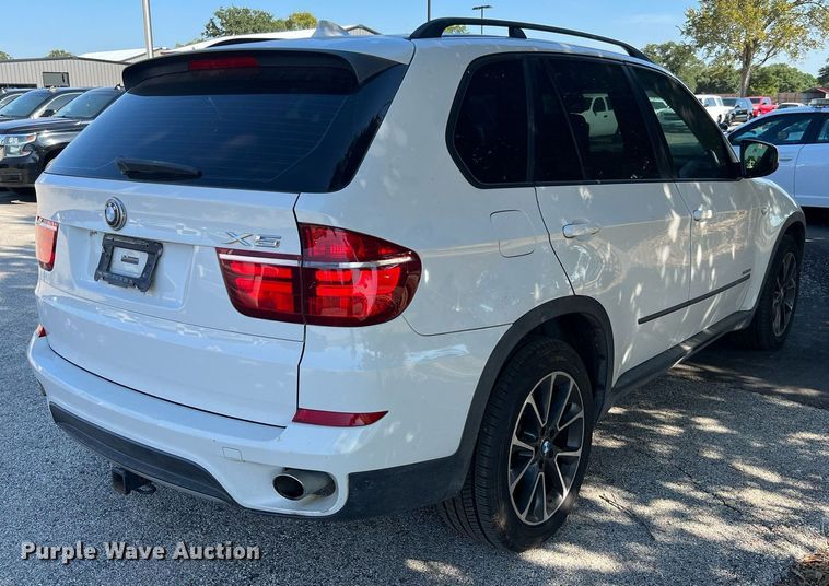 image for item LF9370 2011 BMW X5  SUV