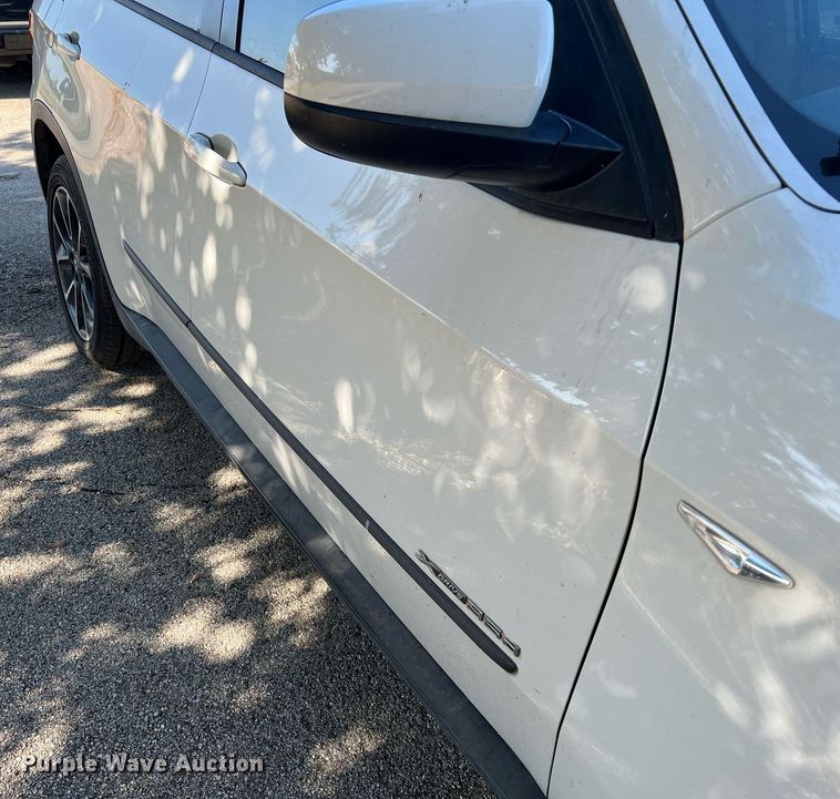 image for item LF9370 2011 BMW X5  SUV