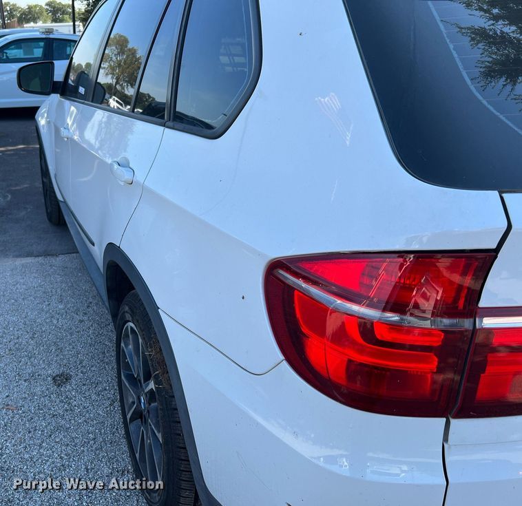 image for item LF9370 2011 BMW X5  SUV