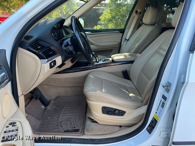 image for item LF9370 2011 BMW X5  SUV