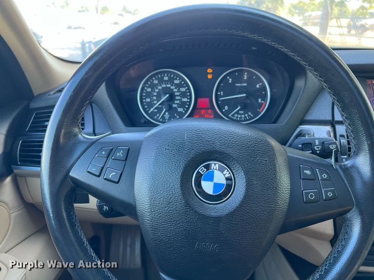 image for item LF9370 2011 BMW X5  SUV