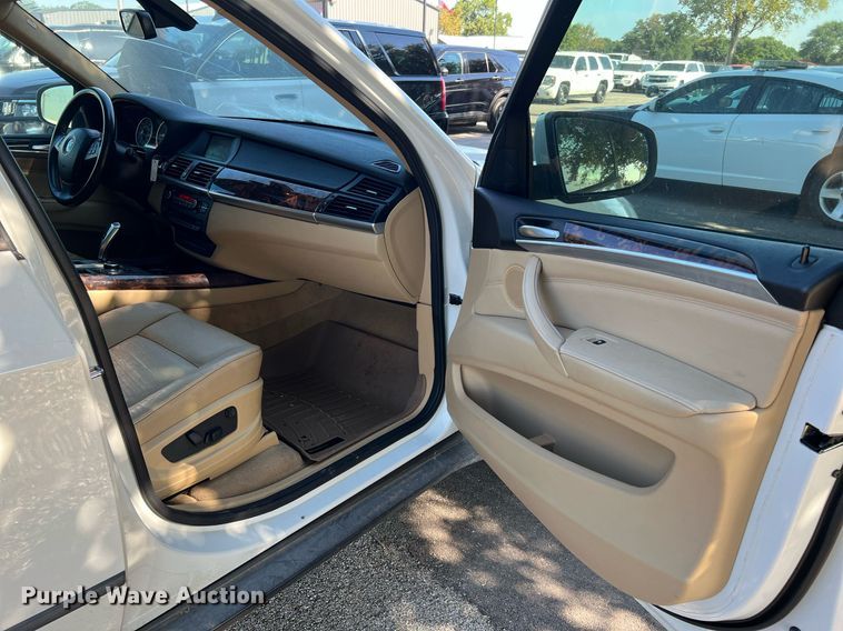 image for item LF9370 2011 BMW X5  SUV