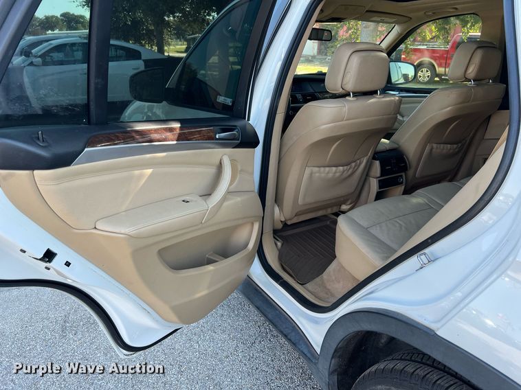 image for item LF9370 2011 BMW X5  SUV