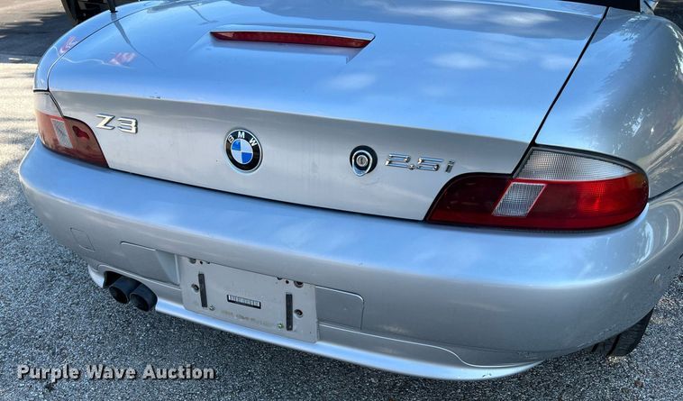 image for item LF9371 2001 BMW Z3 Roadster 2.5i  convertible