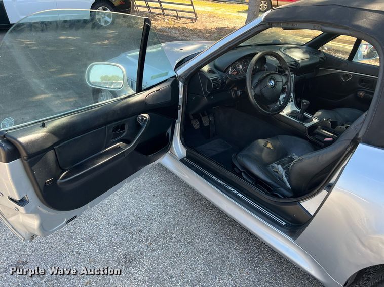 image for item LF9371 2001 BMW Z3 Roadster 2.5i  convertible
