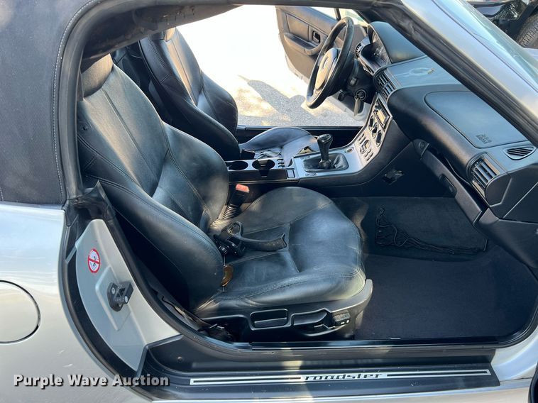 image for item LF9371 2001 BMW Z3 Roadster 2.5i  convertible