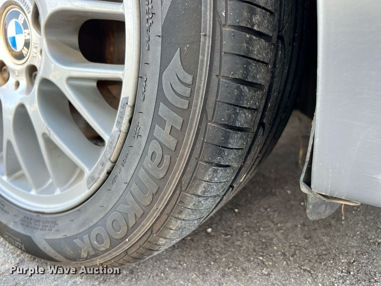 image for item LF9371 2001 BMW Z3 Roadster 2.5i  convertible