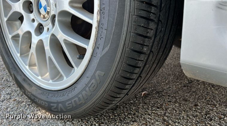 image for item LF9371 2001 BMW Z3 Roadster 2.5i  convertible