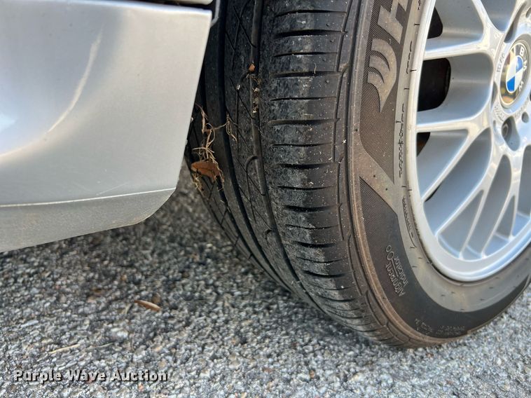 image for item LF9371 2001 BMW Z3 Roadster 2.5i  convertible