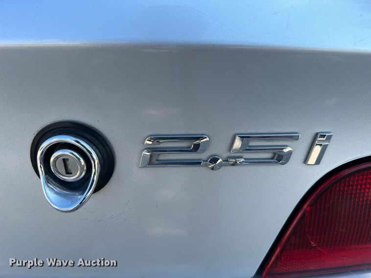 image for item LF9371 2001 BMW Z3 Roadster 2.5i  convertible