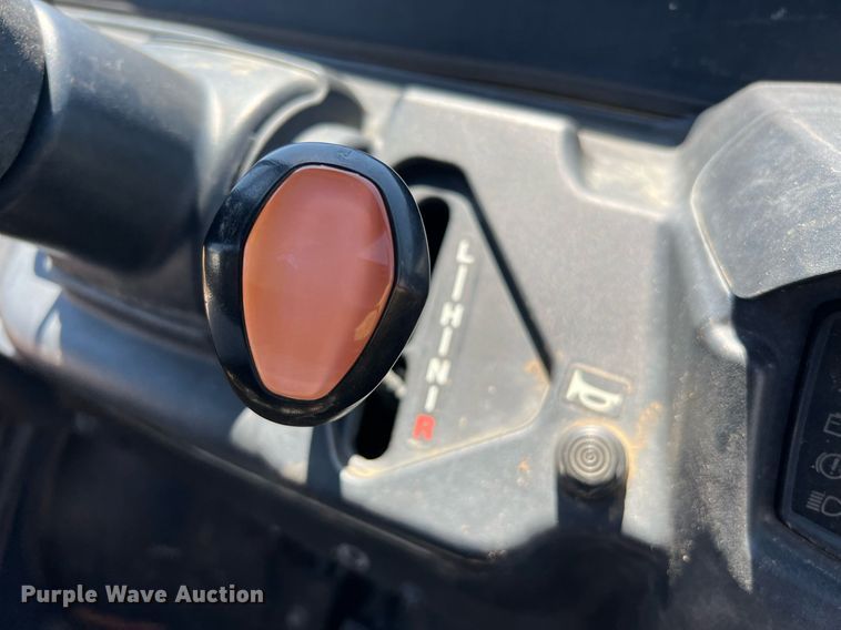 image for item LF9407 2018 Kubota RTV XG850  utility vehicle