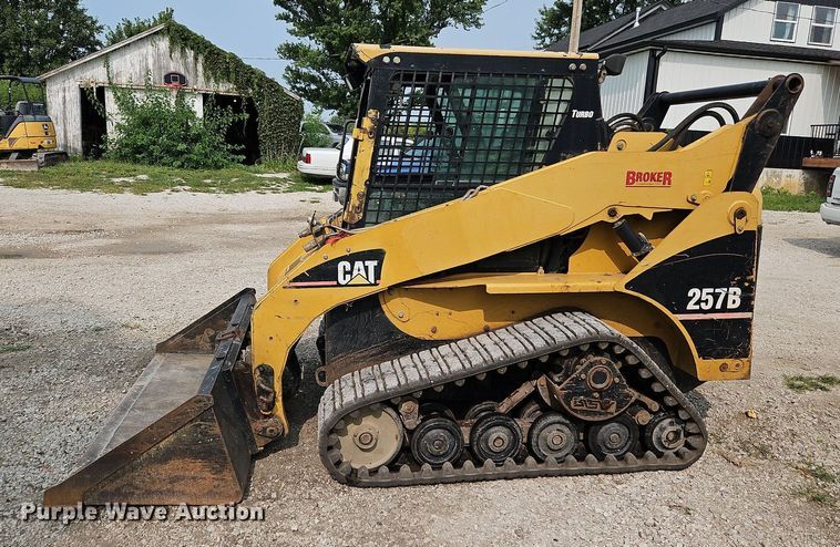 image for item LM9108 2004 Caterpillar 257B  tracked skid steer loader