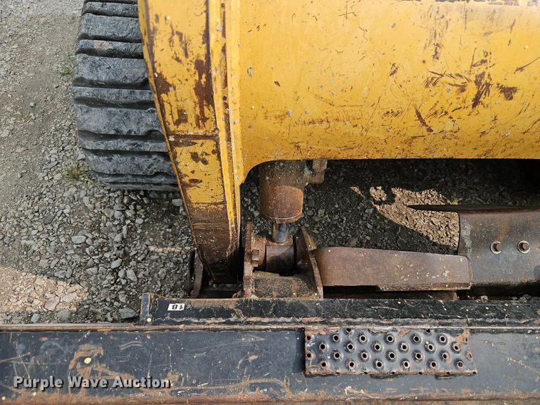 image for item LM9108 2004 Caterpillar 257B  tracked skid steer loader