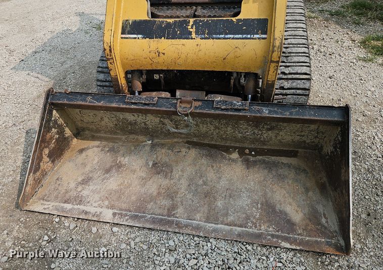 image for item LM9108 2004 Caterpillar 257B  tracked skid steer loader