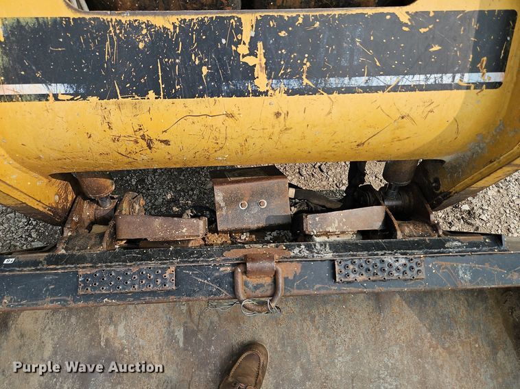 image for item LM9108 2004 Caterpillar 257B  tracked skid steer loader