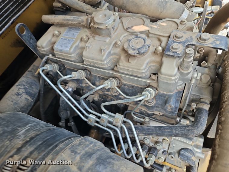 image for item LM9108 2004 Caterpillar 257B  tracked skid steer loader