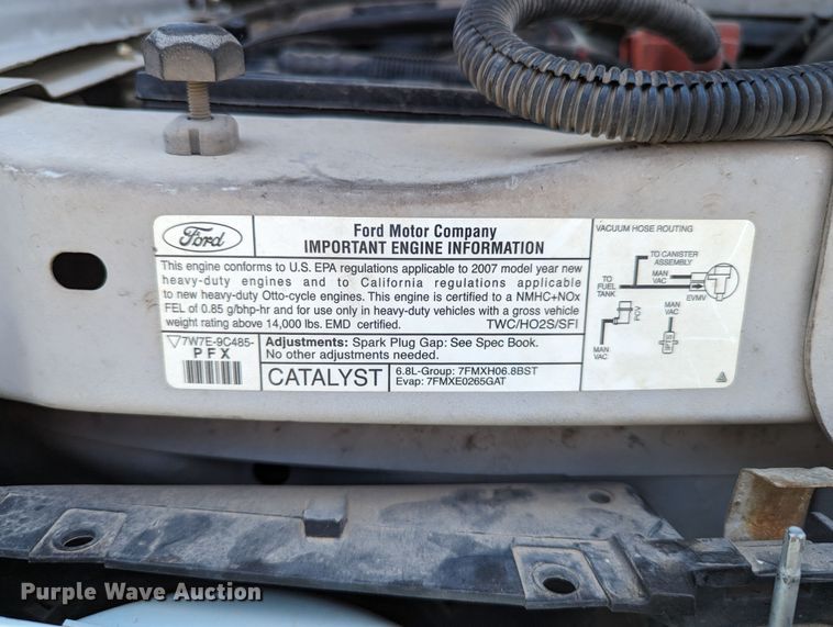 image for item LM9816 2007 Ford E450 Super Duty  shuttle bus