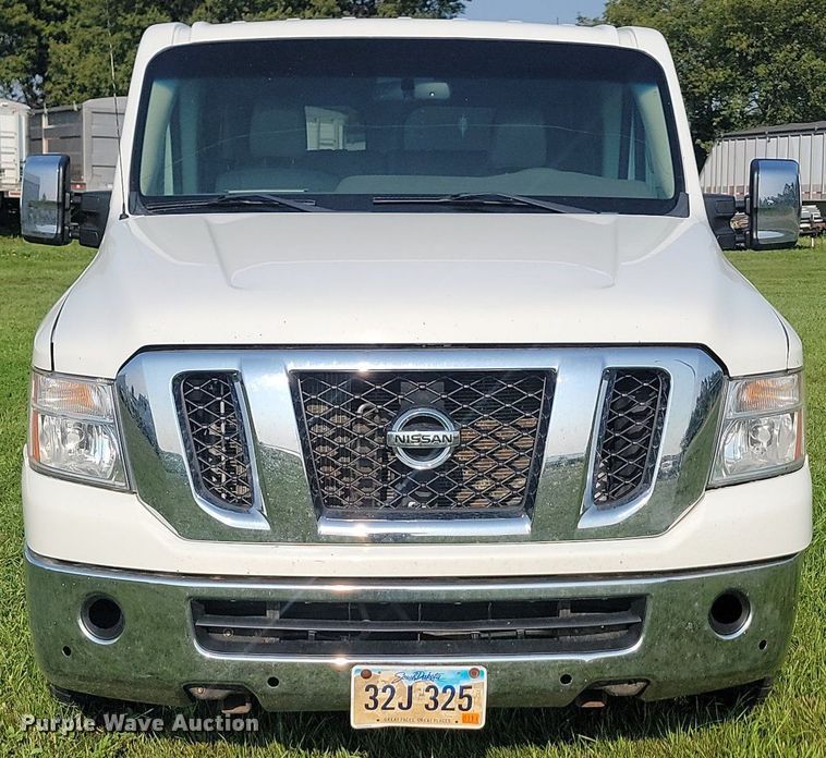 image for item LQ9104 2013 Nissan NV3500  van