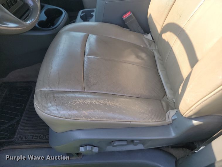 image for item LQ9104 2013 Nissan NV3500  van