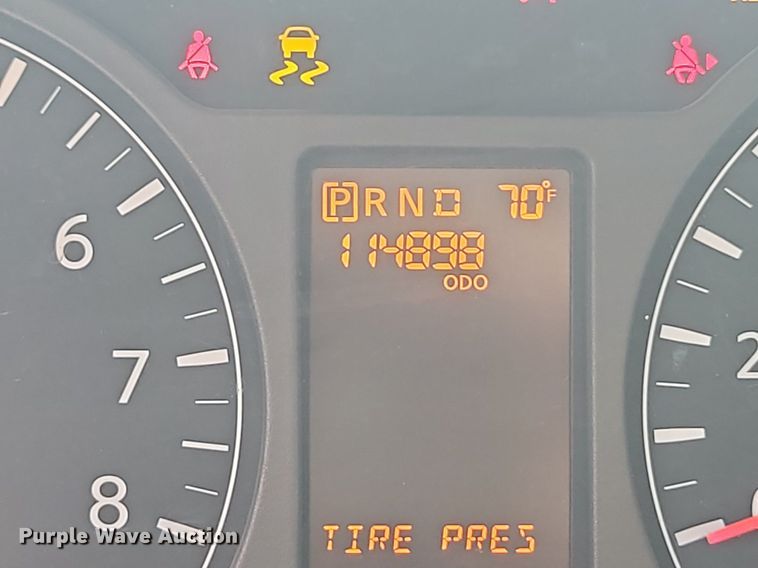 image for item LQ9104 2013 Nissan NV3500  van