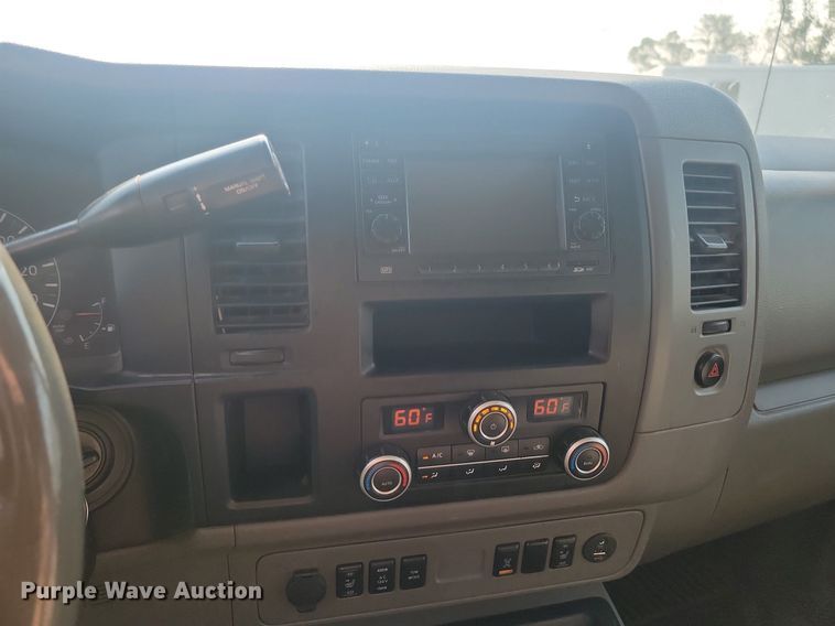 image for item LQ9104 2013 Nissan NV3500  van